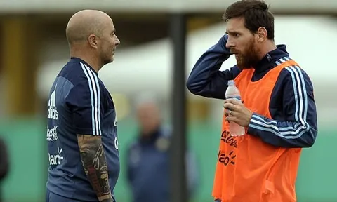 Về tuyển Argentina, Messi được HLV Sampaoli chăm sóc đặc biệt
