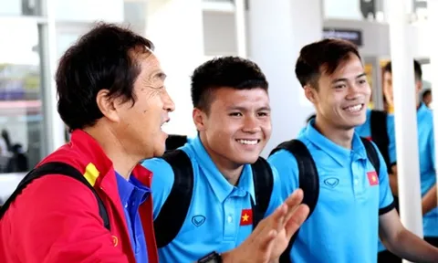 ĐT Việt Nam đã có mặt tại Viêng Chăn, sẵn sàng "khuất phục" ĐT Lào