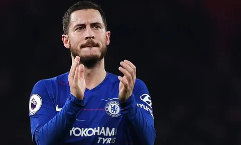 Vì một hành động, Hazard khiến fan "giận sôi máu"