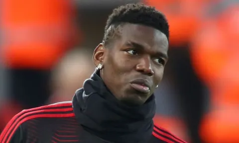 Vì một hành động, Pogba khiến NHM "phát điên"