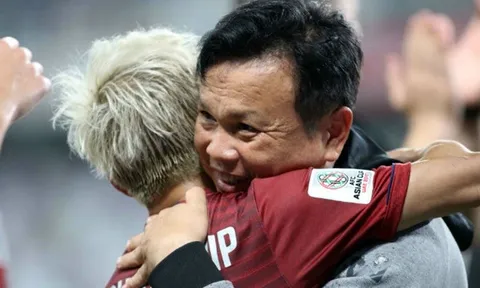 Vi phạm quy định nghiêm trọng, HLV Thái Lan vẫn được Asian Cup "du di"