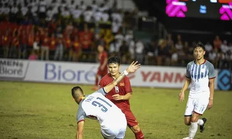 Vì sao ĐT Việt Nam gặp khó ở hiệp một trận Philippines?