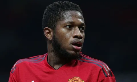 Vì sao Fred không cùng Man Utd bay sang Dubai?