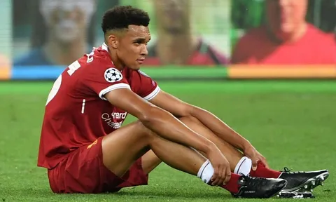 Vì sao Klopp cảm thấy 'đau' sau thắng lợi trước Napoli?