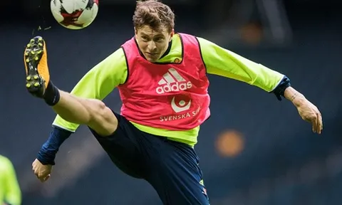Victor Lindelof lên tiếng giữa bão chỉ trích