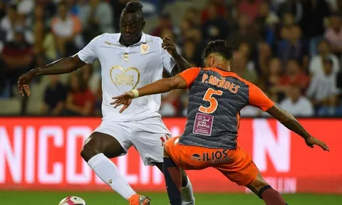 Vieira: Balotelli là mẫu người "nhỏ hoài không lớn"