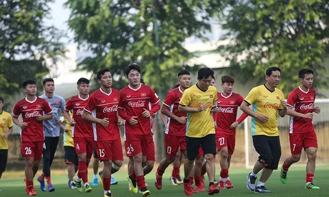 Vào chung kết AFF Cup, tuyển Việt Nam tập thông tới Asian Cup