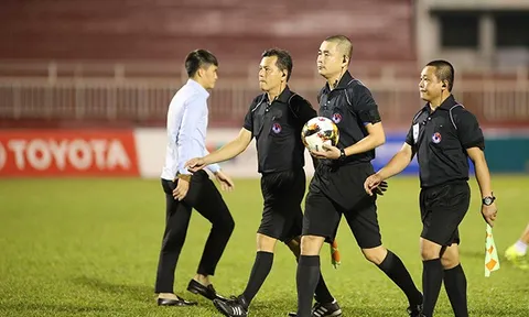 Từ chuyện của Công Vinh: Có một V-League như thế!