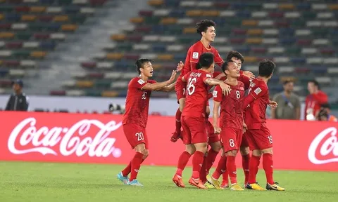 Việt Nam đi tiếp ở Asian Cup, CĐV Thái Lan nói duy nhất một từ