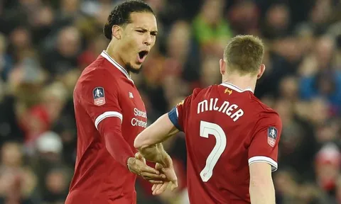 'Van Dijk giống con ngựa thành Troy, còn đồng đội cậu ấy thì xuất sắc hơn Hazard'