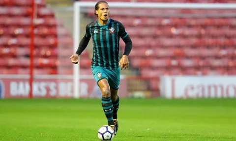 Virgil van Dijk trở lại ngày Southampton bị "thảm sát"