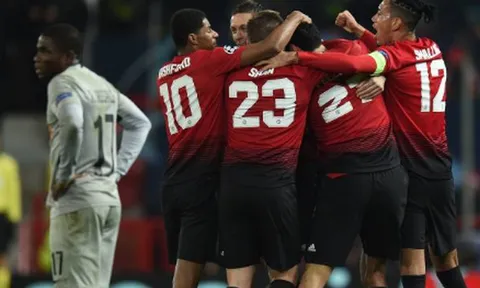 Vỡ òa phút bù giờ, Man United chính thức ghi tên vào vòng knock out