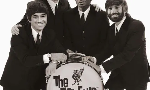 Với bộ tứ siêu đẳng, Liverpool nguy hiểm nhất thế giới?