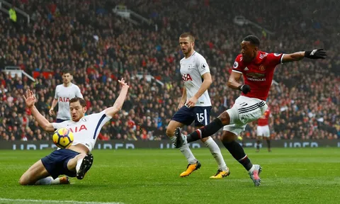Vòng 10 NHA & Những thống kê ấn tượng: Mourinho tái tạo đặc sản Fergie Time