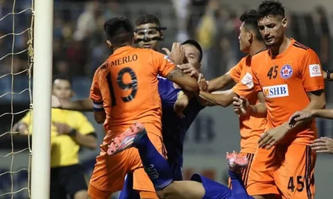 Vòng 23 V-League 2017: Bẻ còi, bạo lực và kịch tính