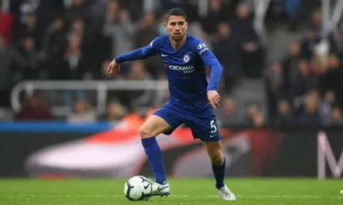 'Vua chuyền' Jorginho cán mốc khủng tại EPL mùa này