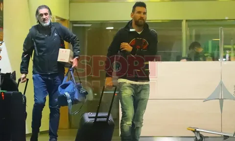 Vừa cứu Argentina xong, Messi vội quay về 'cứu' Barca