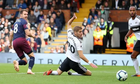 Vừa ra sân, Ramsey lập tức tái hiện kỷ lục cho Arsenal