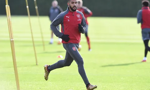 Walcott và Ozil trở lại, Arsenal sẵn sàng đấu Huddersfield