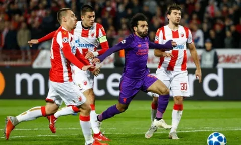 Liverpool vấp ngã, vẫn có 1 cầu thủ được CĐV bảo vệ