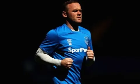 Wayne Rooney bị bắt giữ vì lái xe khi say rượu
