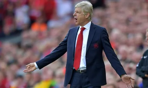 Wenger bênh Ozil, mỉa mai các "huyền thoại"