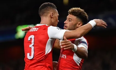 Wenger: Chia tay Chamberlain không đáng buồn bằng chia tay Gibbs