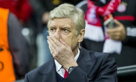 Wenger hẳn đang rất căm thù Arsenal