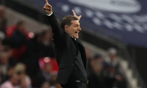 HLV Bilic 'quẩy' tưng bừng nhìn học trò ghi 3 bàn trong 15 phút