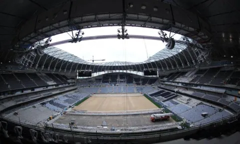 White Hart Lane lại dính phốt, tiếp tục 'đắp chăn' 6 tháng?
