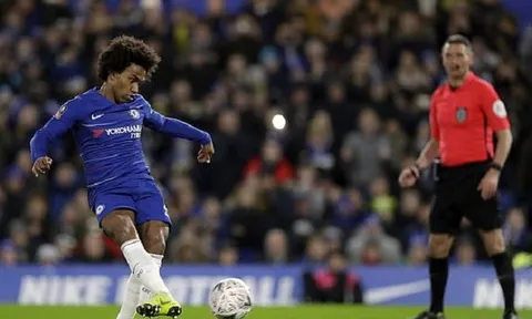 Willian rực sáng với cú đúp, làm lu mờ ngày ra mắt của Higuain