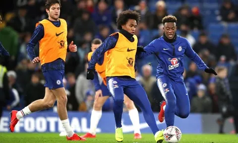 Willian: "Thật khó để không nghĩ về đội bóng ấy, nhưng cậu ta phải ở lại"