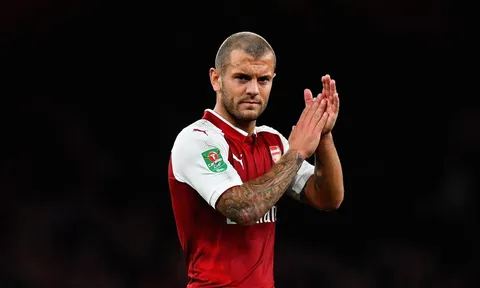 Wilshere đá đủ 90 phút, Arsenal có thấy lạ?
