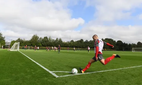 Wilshere xuống tóc, chờ Wenger trao cơ hội tại League Cup