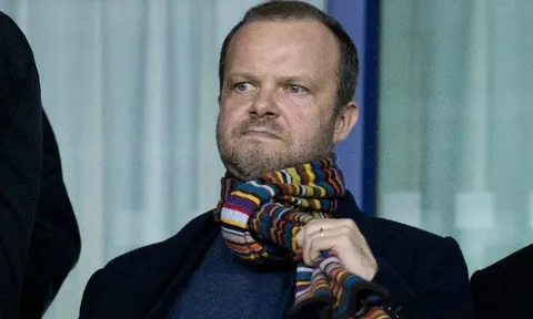 TIẾT LỘ: Ed Woodward trốn gặp Mourinho sau thất bại muối mặt