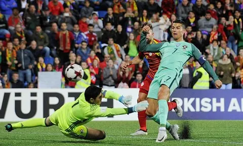 World Cup 2018: Messi hay Ronaldo sẽ làm người hùng giải cứu?