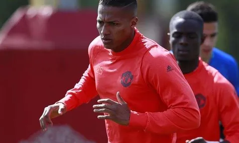 Xác định 6 cái tên 'đá ghế' Jose Mourinho ở Man Utd