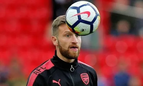XÁC NHẬN: Arsenal từ chối để Mustafi ra đi