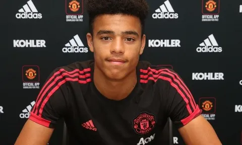 Man Utd kí hợp đồng chuyên nghiệp với gương mặt triển vọng