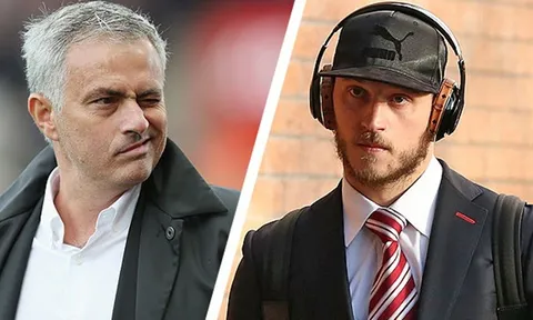 XÁC NHẬN: Mục tiêu của Man United bất ngờ dính chấn thương đầu gối