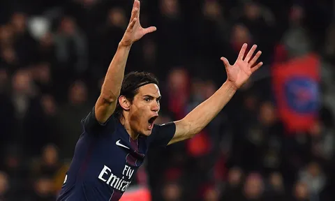Xé lưới Bayern Munich, Cavani chung mâm Nistelrooy và Ronaldo