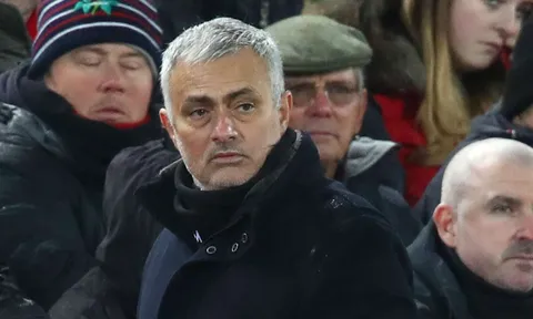 CĐV Liverpool: Xin đừng sa thải Mourinho