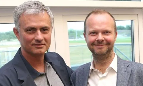 Xong! Ed Woodward làm rõ lập trường về tương lai Mourinho