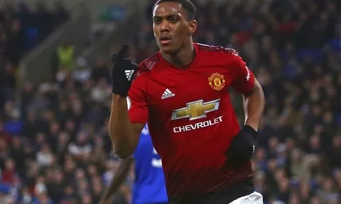 Vì sao Solskjaer loại Martial khỏi trận Man Utd vs Huddersfield?