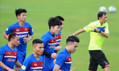 HLV Mai Đức Chung hài lòng với Xuân Trường, khen ngợi Văn Hậu