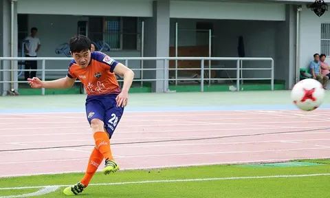 Xuân Trường đá chính, Gangwon FC thua đậm ở R.League