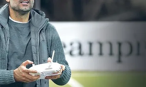 Xuất hiện đồ chơi lạ trong buổi tập của Man City