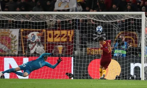 Xuất hiện "pha hỏng ăn tệ hại nhất năm 2018" trong trận đấu giữa Roma - Real Madrid
