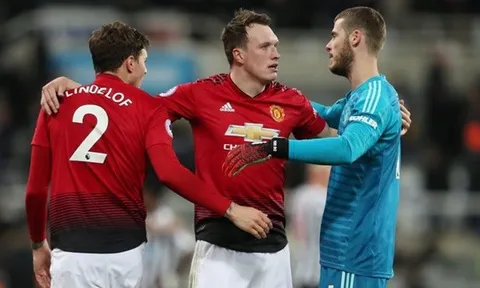 Fan Quỷ đỏ tìm ra 'gã hề' đã ở Man Utd trong 10 năm