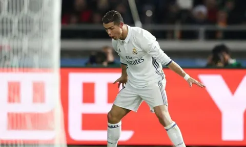 Zidane không thể chịu đựng thêm cảnh thiếu Ronaldo